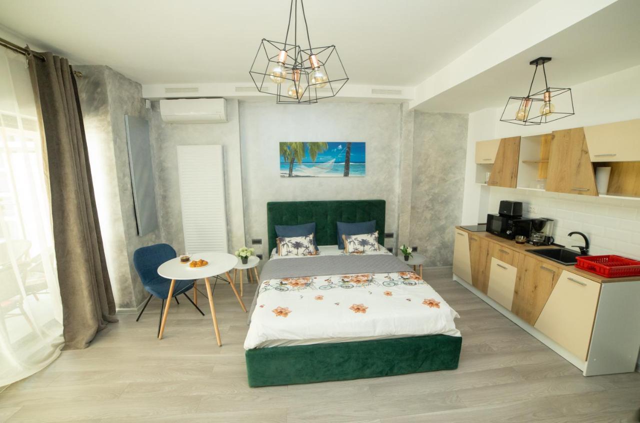 Studio 60 By The Beach Mamaia, Free Parking Casa Del Mar Bagian luar foto
